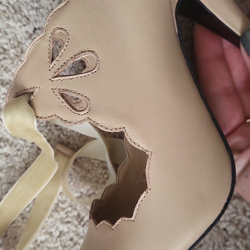 Nude Scalloped Tie Front Pumps - Picture 8 of 9